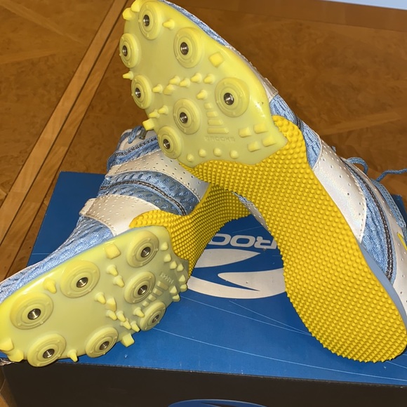 NWB!! Brooks Surge MD Track & Field Spike Shoes Women’s Size 11 - Picture 8 of 8